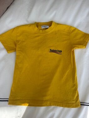 BALENCIAGA Balenciaga's iconic Small-fit t-shirt crafted in yellow cotton